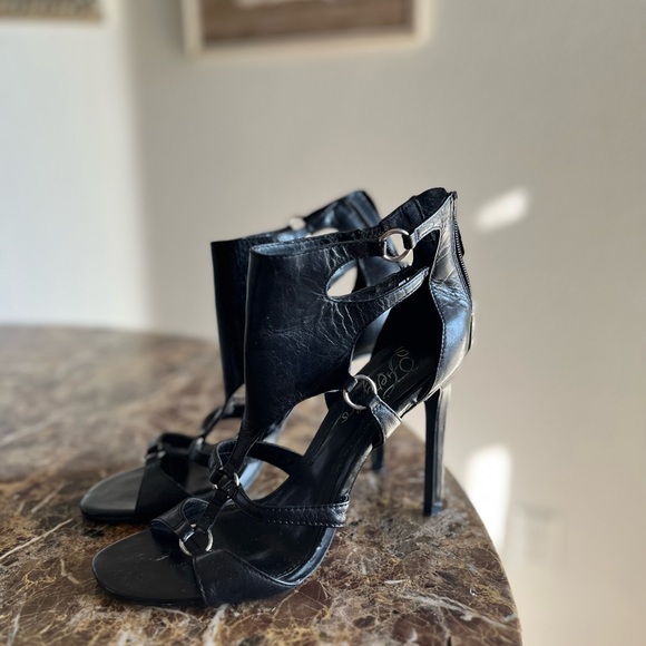 STRAPPY BLACK STILETTO HEELS 🖤 - Picture 2 of 3